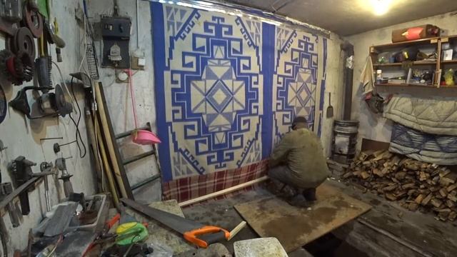 Самодельная шторка в гараж из сссровских одеял с механизмом автоскручивания. смотреть онлайн