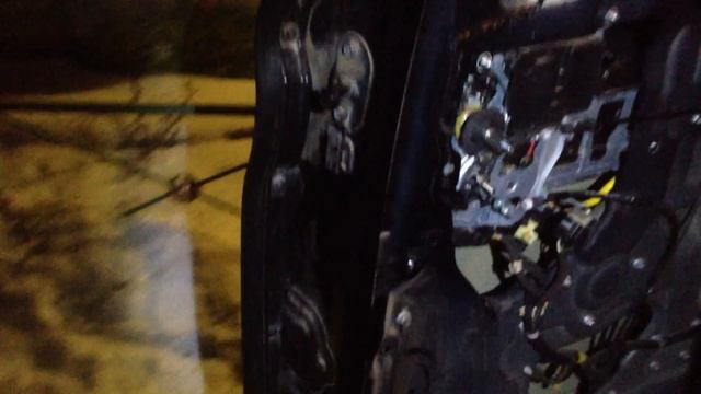 Электропривод дверей на Киа Карнивал смотреть онлайн