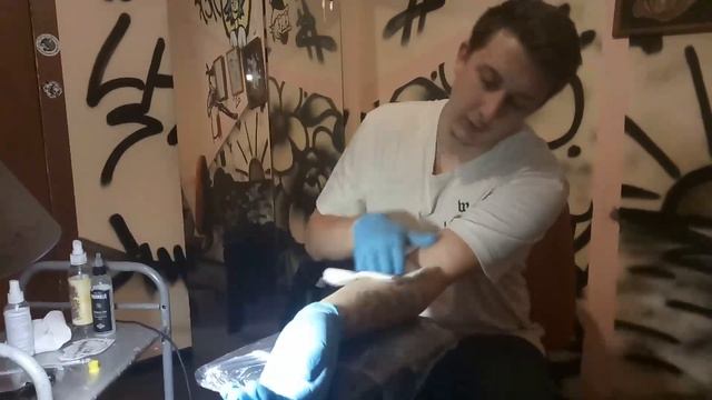 Татуировка по алфавиту " Набиваю себе татуировку" смотреть онлайн