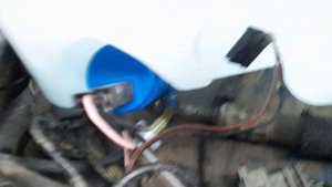 Решаем проблему с моторчиком форсунок стеклоомывателя, на примере УАЗ Патриот.