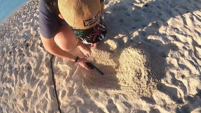 КУБА ПОИСК С МЕТАЛЛОИСКАТЕЛЕМ #1 Что можно найти на пляжах Кубы?! смотреть онлайн