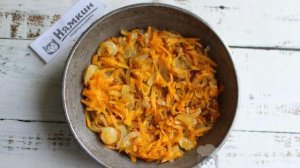Гарнир из красной чечевицы и овощей