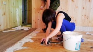 ПВХ плитка#кварцвинил клеим плитку на фанеру, первый опыт https://youtu.be/pbZqk8lv3lM спустя год