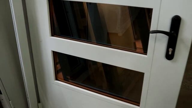 Дверь Металл-Металл тамбурная 2-х створчатая со стеклопакетом и защитными пластинами смотреть онлайн