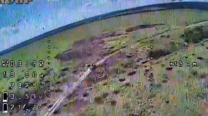 ??アメリカのM2ブラッドレー歩兵戦闘車を狙った狩りの映像。?ドローンが神風?攻撃を仕掛けます?#ロシア #ウクライナ #アメリカ #戦闘映像 #ドローン #カミカゼ #戦争の現実 #軍事