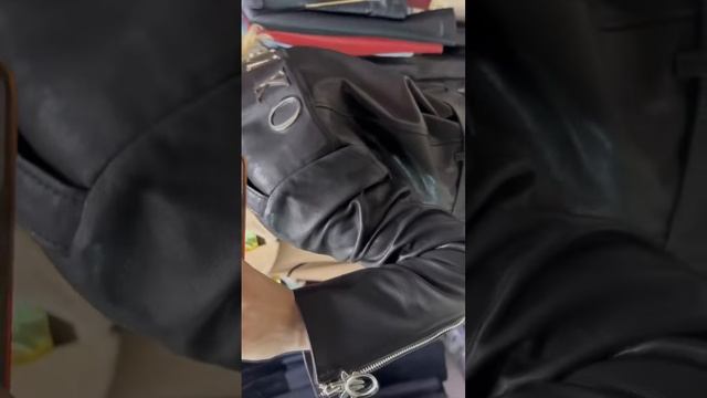 Косуха женская Pinko Натуральная кожа. смотреть онлайн