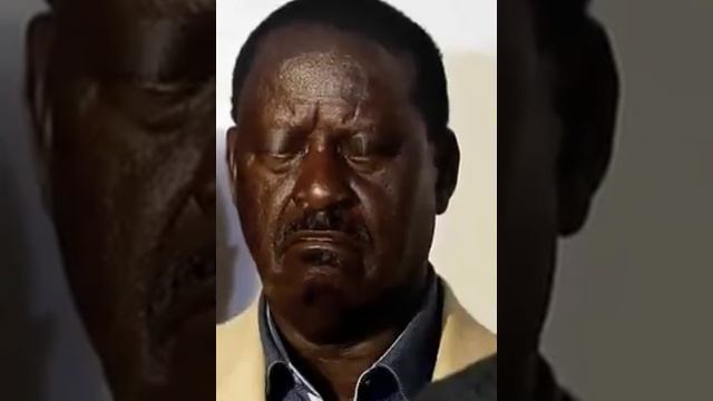 Kenyans make a GIF out of raila ?