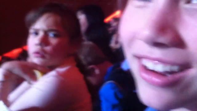 Вот что называется фонограмма . смотреть онлайн