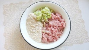Котлеты из свинины с кабачками на сковороде