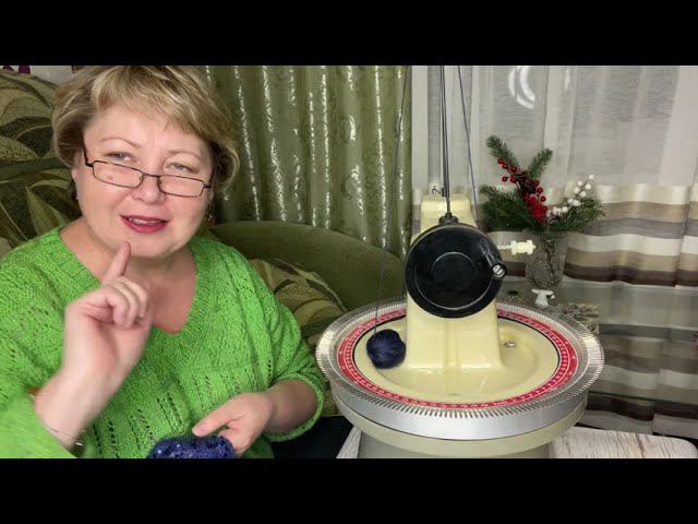 Вяжу Новогодний джемпер. Привлекла "помощницу". смотреть онлайн