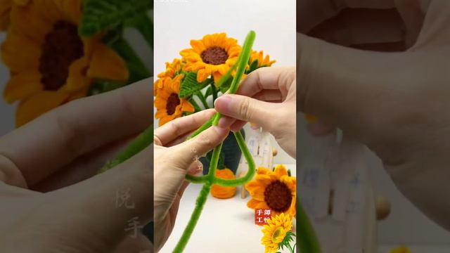 How to make sunflowers with Chenille/教你怎么用扭扭棒制作好看的向日葵 смотреть онлайн