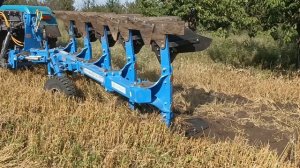 5ТИ КОРПУСНОЙ ОБОРОТНЫЙ ПЛУГ АЛМАЗ В ПАРЕ С ТРАКТОРОМ БТЗ 245К