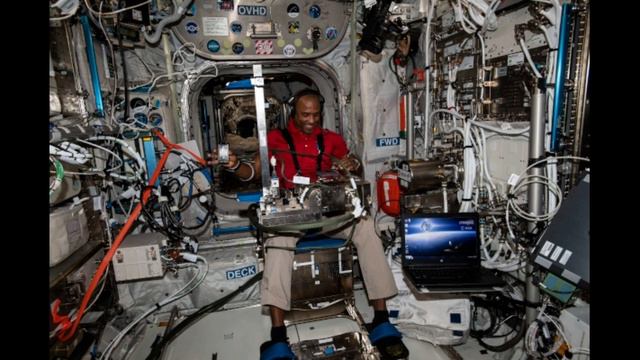 Life of astronaut in space station |Antriksh yatri | space station |astronaut | Hindi |pk infotube