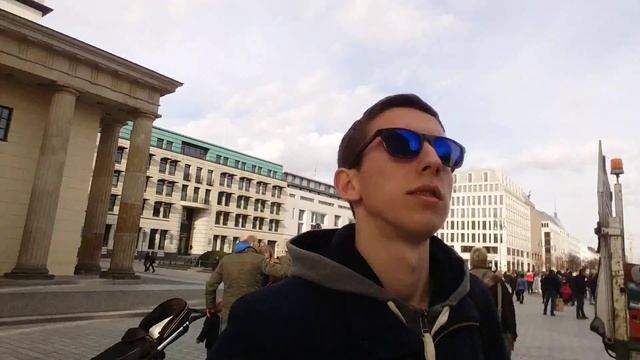 Vlog. Как мы гоняли по Европе. День 5. Берлин смотреть онлайн