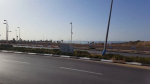 Российский самолет амфибия садится и набирает воду