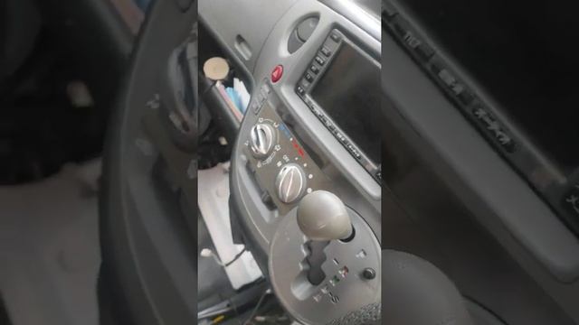 Установка дополнительной печки Toyota Sienta смотреть онлайн