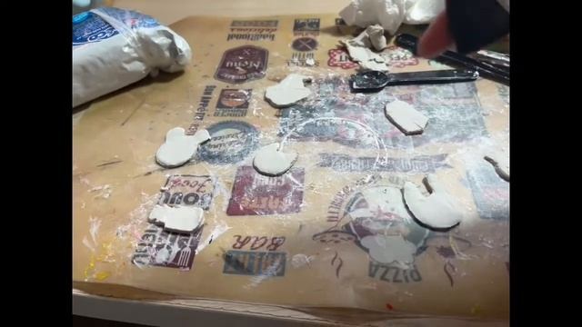 Леплю Значки из Глины✨ смотреть онлайн