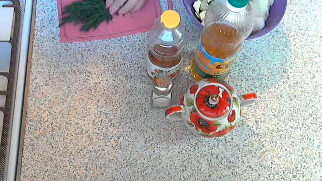 САЛАТ ИЗ СВЕЖИХ ОГУРЦОВ С СЕЛЬДЕРЕЕМ ОЧЕНЬ ВКУСНЫЙ И ЛЕГКИЙ, ПОЛЕЗНЫЙ И ПРОСТОЙ РЕЦЕПТ!