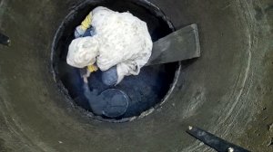 есть ли вода в черной глине (вода есть везде только на разной глубине)