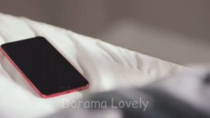 Простушка выиграла новый телефон и красивого парня?