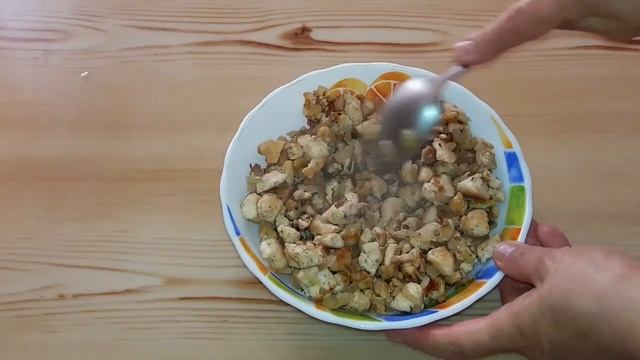 Вкусная и быстрая закуска из лаваша с курицей, сыром и овощами!