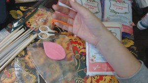 Как начать лепить из зефирной глины? О материалах.