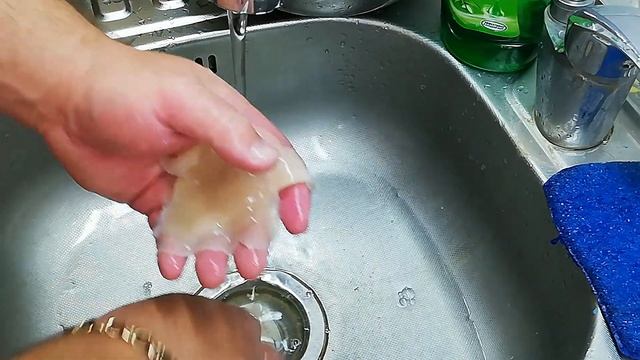 САЛАТ С КАЛЬМАРАМИ И СВЕЖИМ ОГУРЦОМ смотреть онлайн