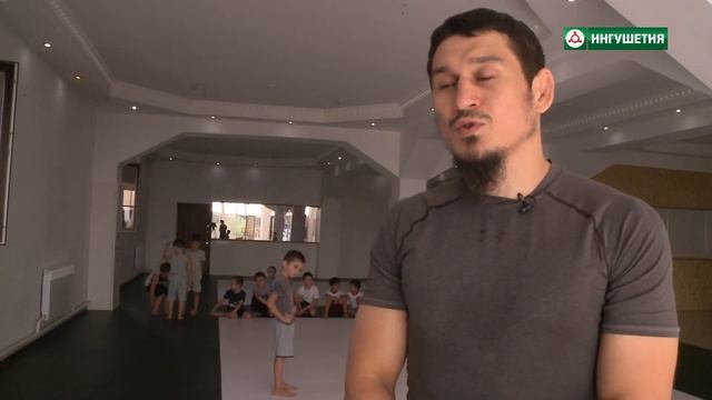 СПОРТИВНАЯ ИНГУШЕТИЯ ТРЕНИРОВКА ДЖИУ ДЖИТСУ 19082021 смотреть онлайн