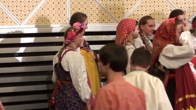 40 43 видео 0427 ФИЛИППОВКИ Детский Фольклорный Праздник 23 11 2014 Дворец Пионеров На Ленинских Го смотреть онлайн