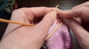 Тапочки носочки на 4-х спицах. Плотно облегают ножку.