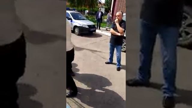 Запись собрания инициативных жильцов по вопросам незаконных земляных работ во дворе дома смотреть онлайн