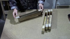 Внутриульевые кормушки для пчел из отходов.