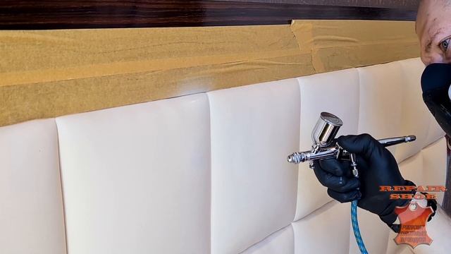 Восстановление спинки кровати после когтей кота. Реставрация и покраска кожи мебели смотреть онлайн