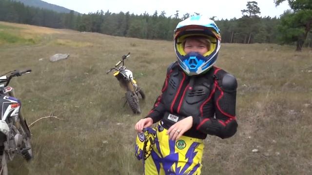 "ПИТпрогулка". Девушка первый раз села на питбайк. смотреть онлайн