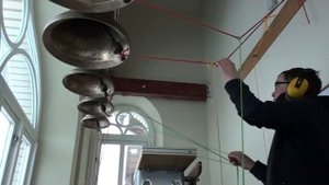 Разнообразие простых вариаций зазвонных колоколов с добавлением 1 подзвонного