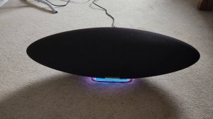 Bowers and Wilkins Zeppelin Review and Sound Test - Best home speaker?