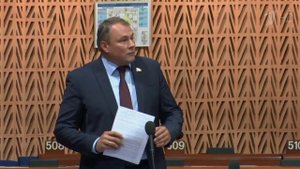В ПАСЕ радикалы попытались сорвать выступление вице-спикера Госдумы Петра Толстого