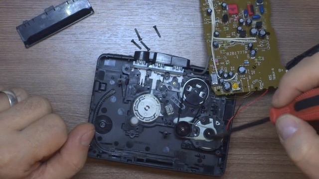 Кассетные плееры Panasonic RQ-V65 , Panasonic RQ-P35. Как и на что заменить старые пассики. смотреть онлайн