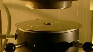 Как делают компакт диски. Как правильно хранить DVD-диски (ссылка под роликом)