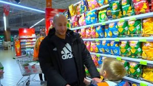 МАМА vs ПАПА. Жёлто-Зелёные ПОКУПКИ./MOM vs DAD. Yellow-Green SHOPPING.