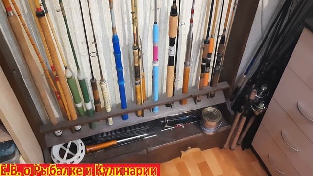 ВНИМАНИЕ САМОДЕЛЬНАЯ СТОЙКА ДЛЯ СПИННИНГОВ И УДОЧЕК, ЭТО САМЫЙ ЛУЧШИЙ ПОДАРОК ДЛЯ РЫБАКА.