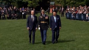 Пациента Белого дома вывели на прогулку ?

Саня во Флориде (http://t.me/sanya_florida)