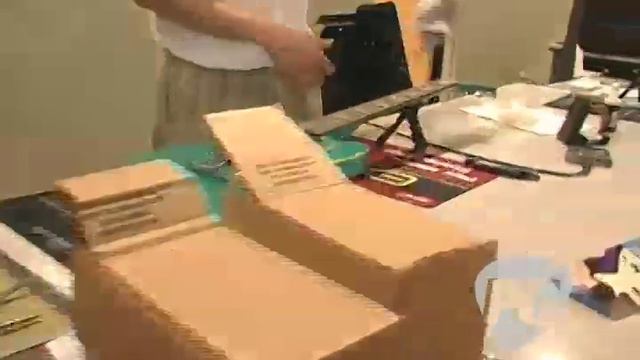 Gearfest 2008 - Guitar Restringing смотреть онлайн