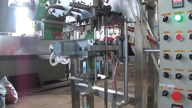 Упаковочное оборудование Автомат для фасовки в четырех шовный пакет “Саше“ смотреть онлайн