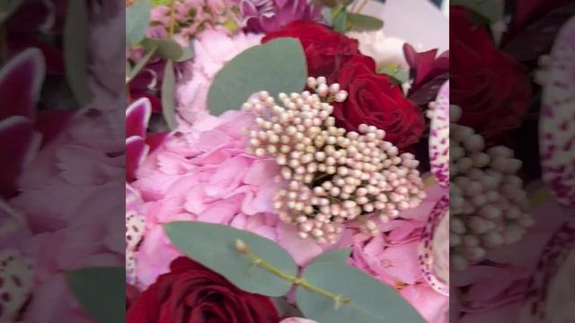 Букет L «Много любви не бывает»  #flowerstory #магазинцветов #букеты #цветы #гортензия  #ранункулюс