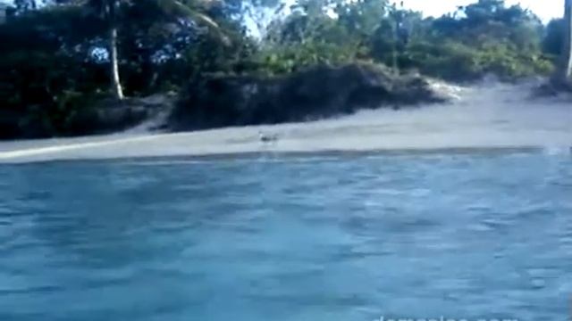 Flamenco Beach, Culebra, Puerto Rico over and underwater смотреть онлайн