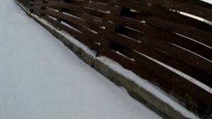 Почему окривел деревянный забор?