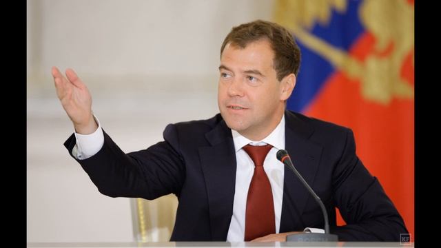 Медведєв відповів на погрози Зеленського.