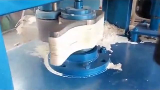 JD 0983 фрезерно копировальный станок как по массиву, так и по ДСП 4 смотреть онлайн