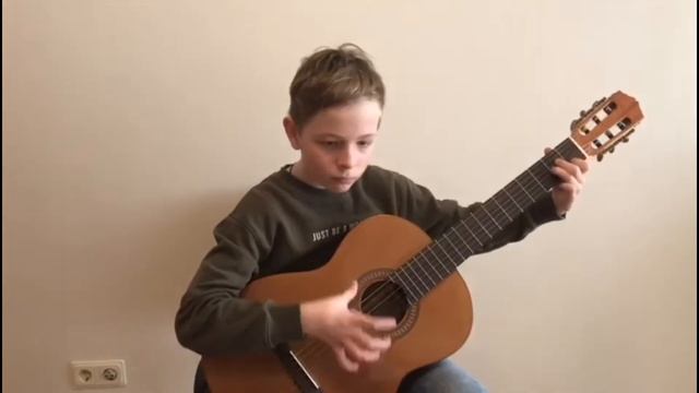 "В пещере горного короля" На гитаре смотреть онлайн